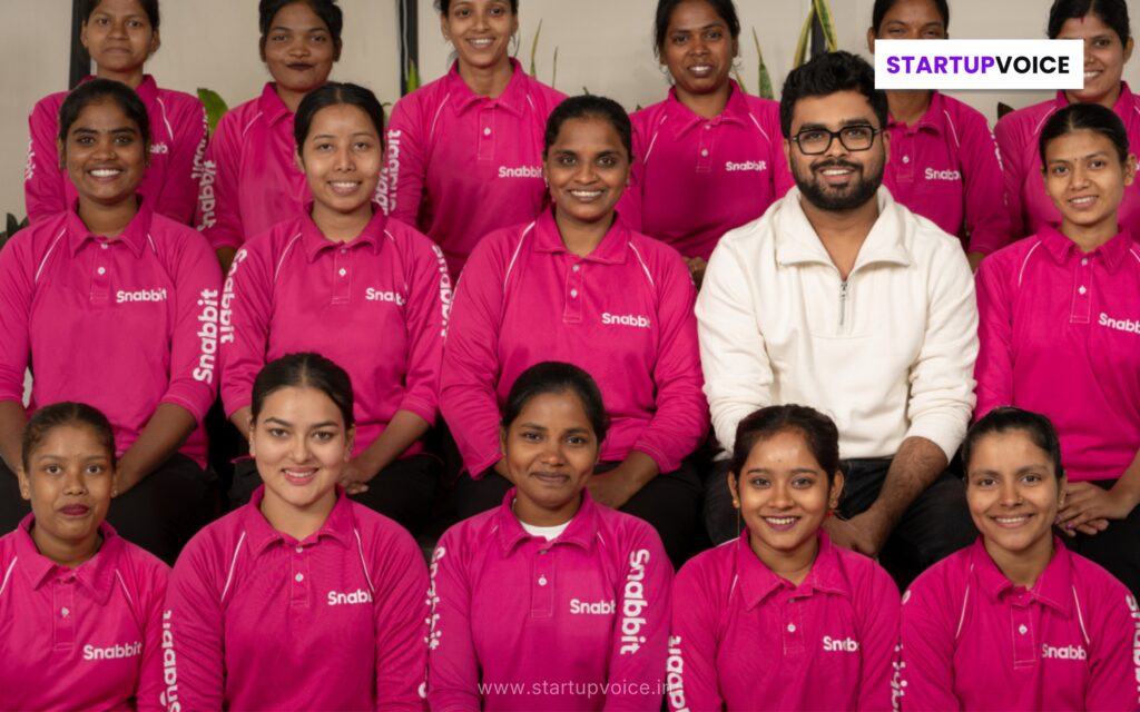 Snabbit founder and CEO Aayush Agarwal with a few of its women experts. Image Credits:Snabbit